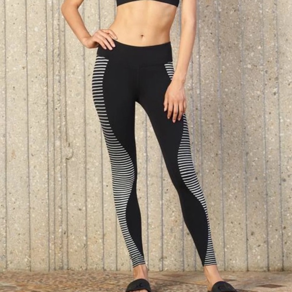 Alo Yoga Airbrush Black Reflective Legging